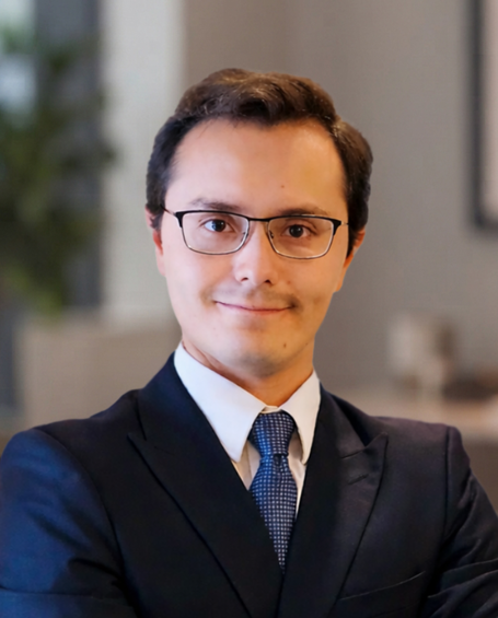 Carlos  Garcés<br> <hr> Non-Licensed Attorney Photo